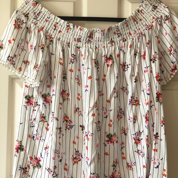 Love & Fire Off the shoulder - Picture 2 of 3